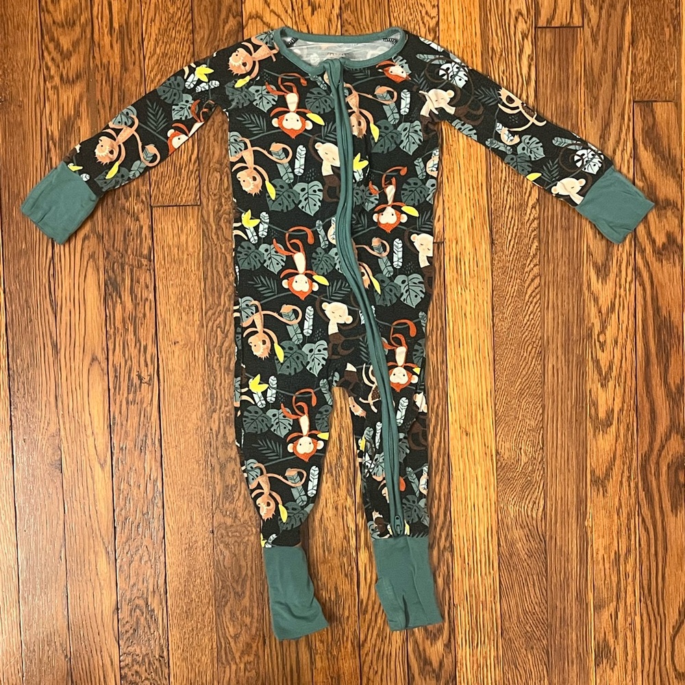 Little Sleepies Zippy Size 6-12 months in Monkey Print